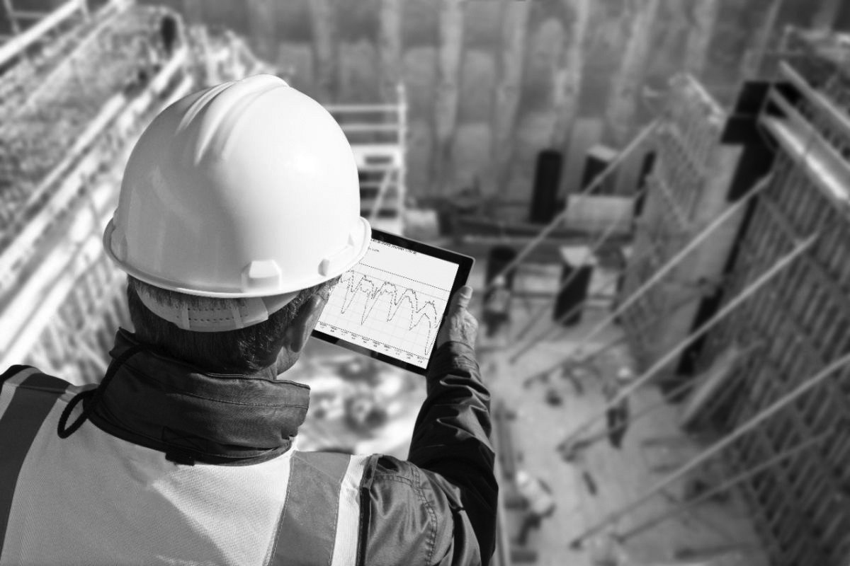 Construction-Tablet-Levels-BW.jpg Construction-Tablet-Levels-BW.jpg